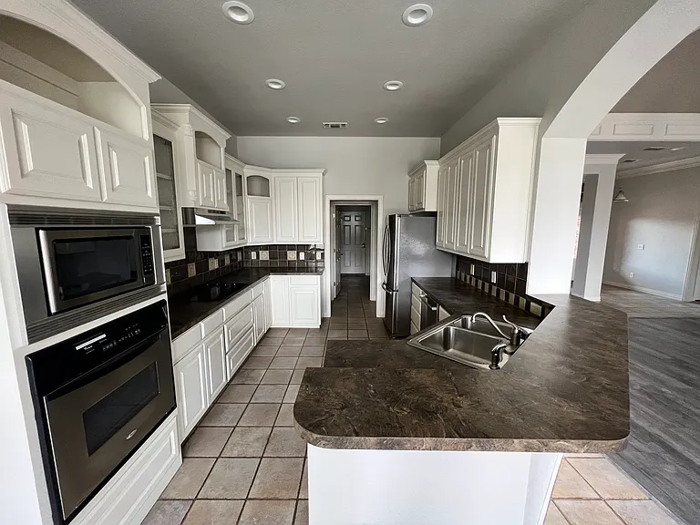 Silver Crest Dr — Photo 4