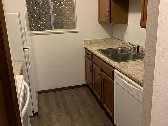 3rd image of 3156 Lakeside Dr APT 308