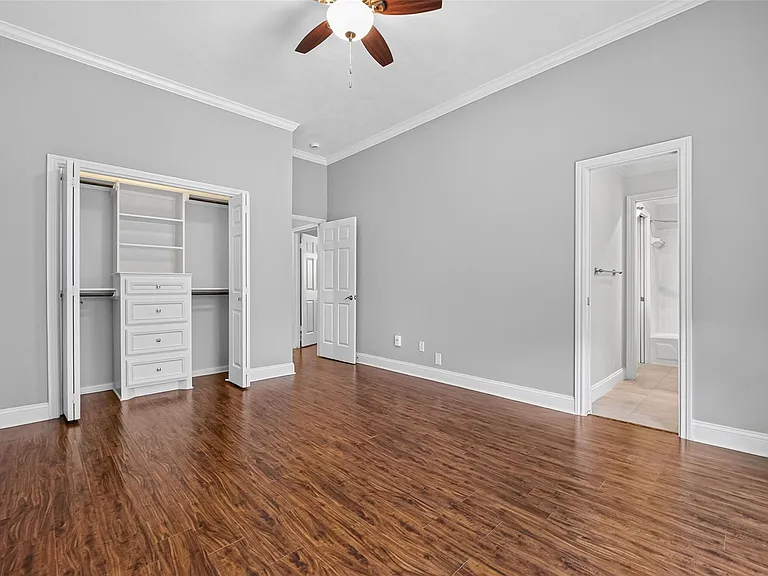 10310 Chevy Chase Dr — Photo 43