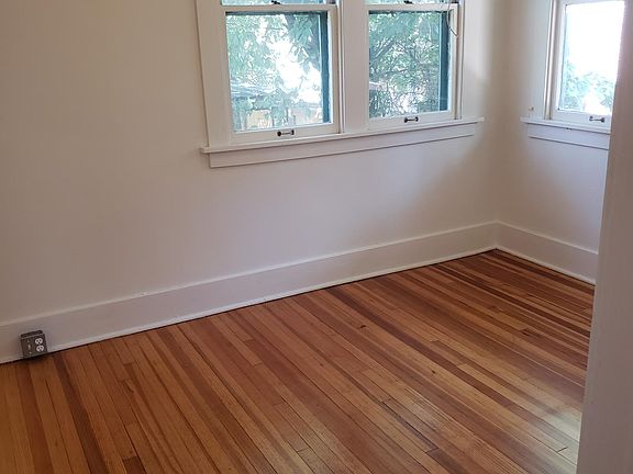 4th image of 371 N Corona St