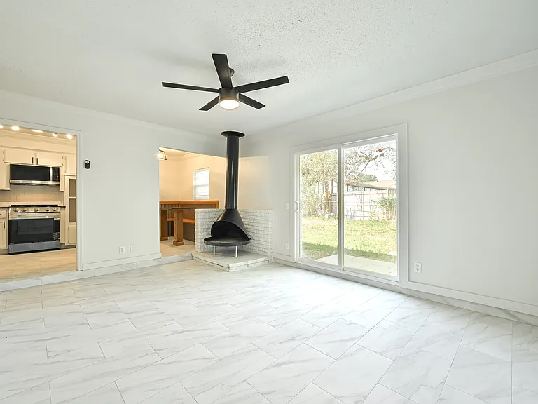 2525 SE 47th St — Photo 7