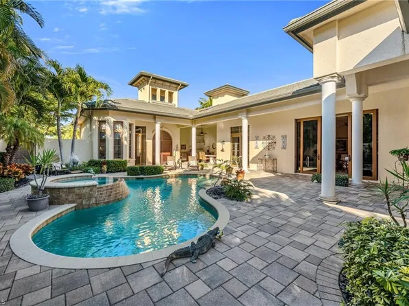 28724 La Caille DR, NAPLES, FL 34119