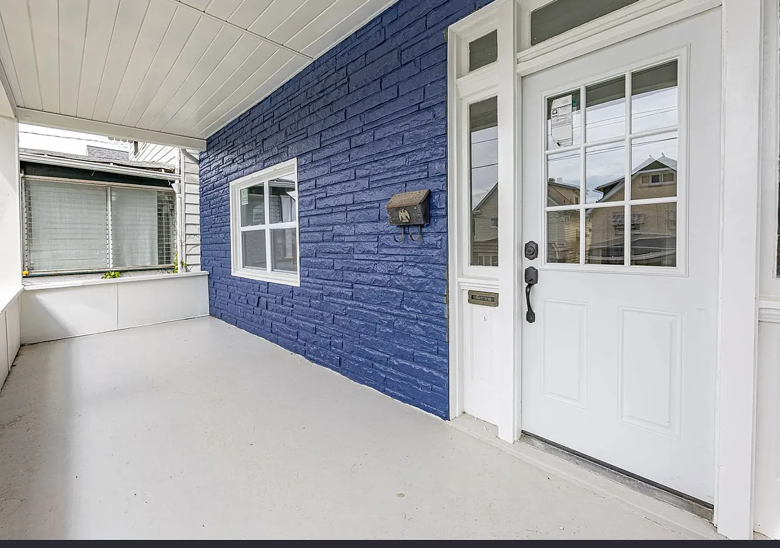 Newly Renovated 5-Bedroom Beauty! — Photo 2