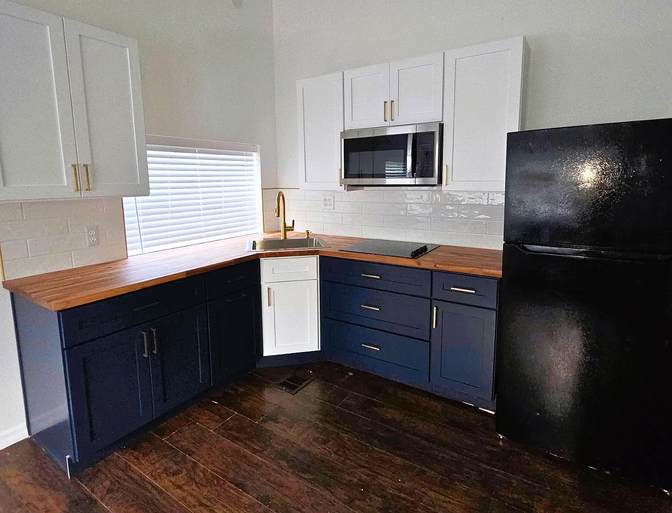 2 bed, 1.5 bath, $1,500 — Photo 2