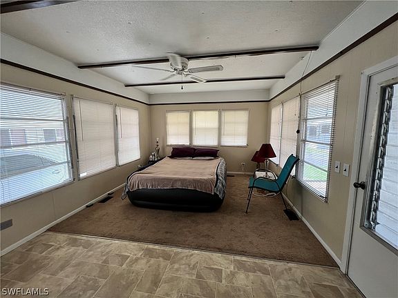 5th image of 121 Coachlight Ln