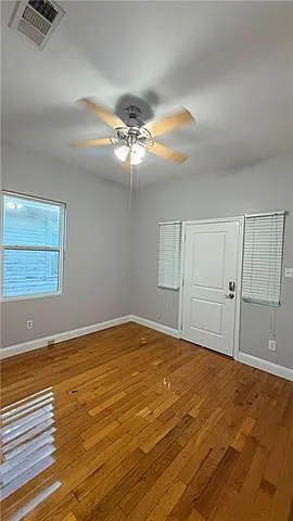 3 bed, 1.5 bath, 807 sqft, $1,650 — Photo 2
