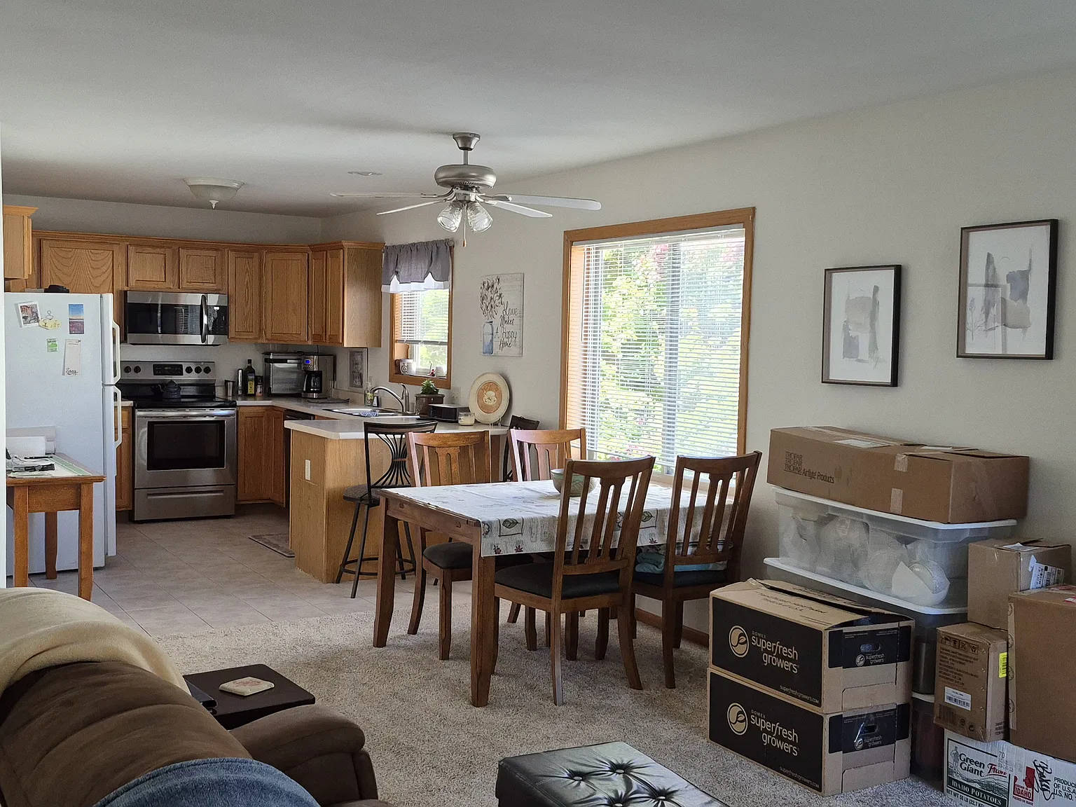 4 bed, 2200 sqft, $1,800 — Photo 3