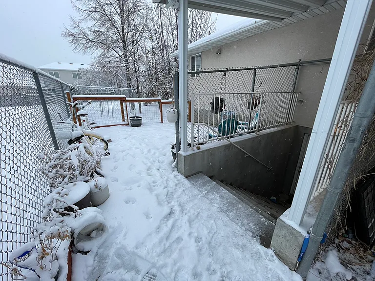 9507 S 1860 W #B — Photo 3