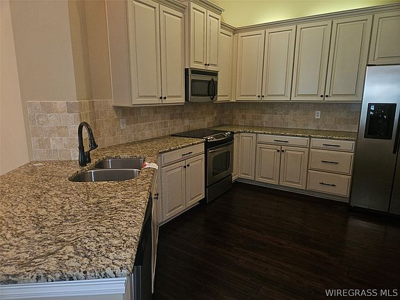 3rd image of 320-1 Hidden Creek Cir