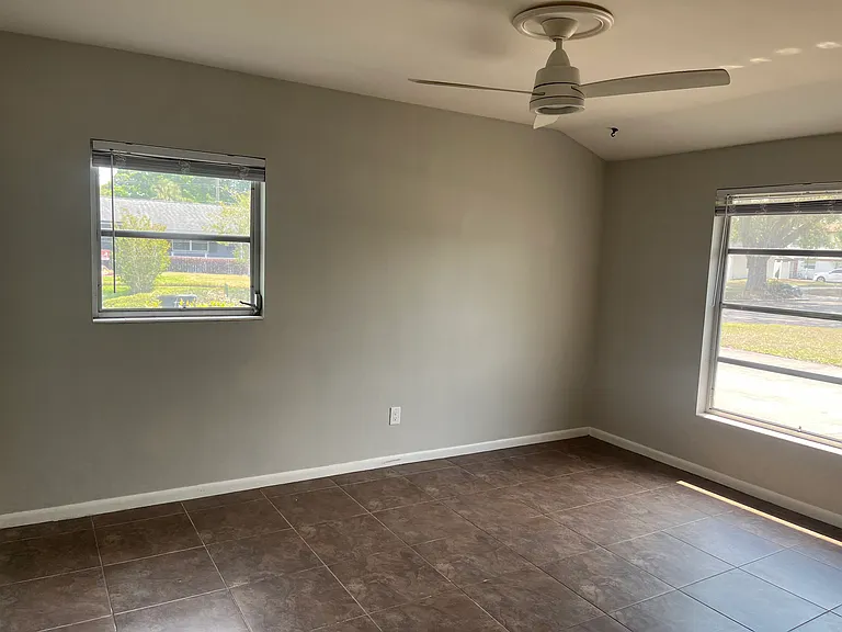 4727 Elaine Pl — Photo 14