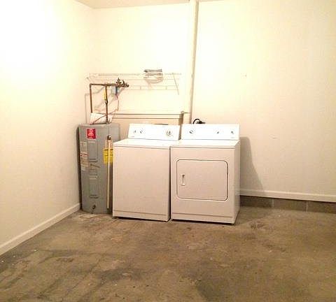 4th image of 292 Executive Ave APT B