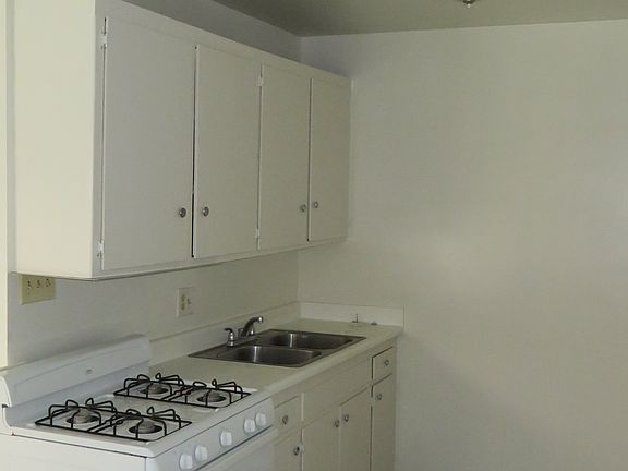 3rd image of 1418 W Dahl Ln APT 2