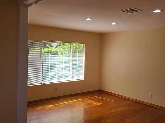 4th image of 6828 Jellico Ave