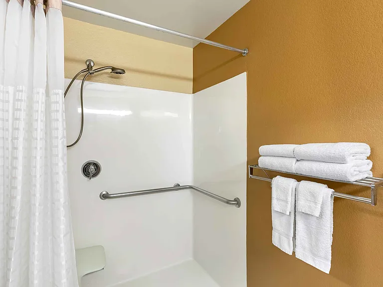 Deluxe Studio - 2 Full Beds