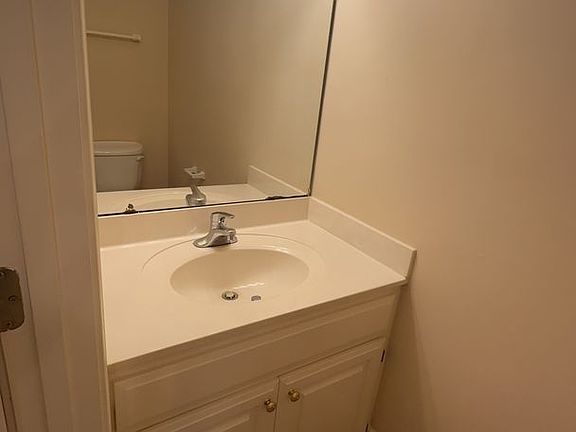 5th image of 512 S Beltline Blvd APT A
