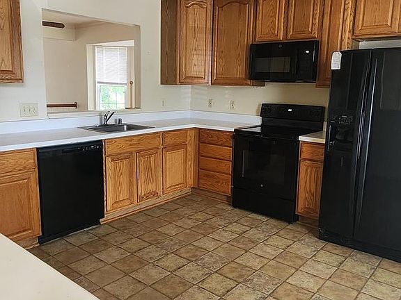 4th image of 211 Healy Ct