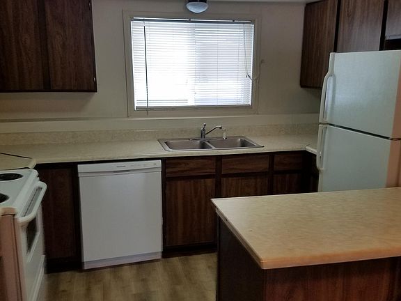 3rd image of 301 Kiwanis St APT 2