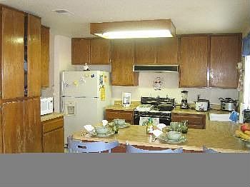 2nd image of 725 Dallas Ave