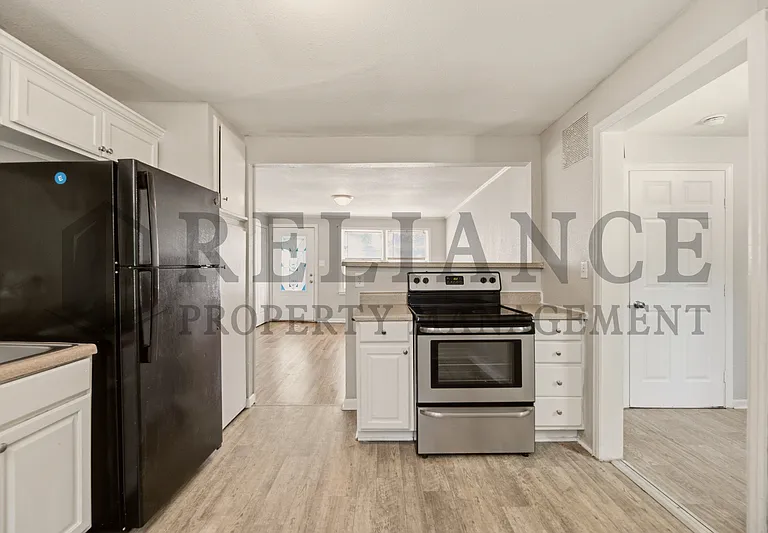 1126 S Silverdale Ct — Photo 25