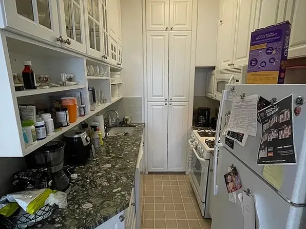 160 West 72nd Street image 8 of 11