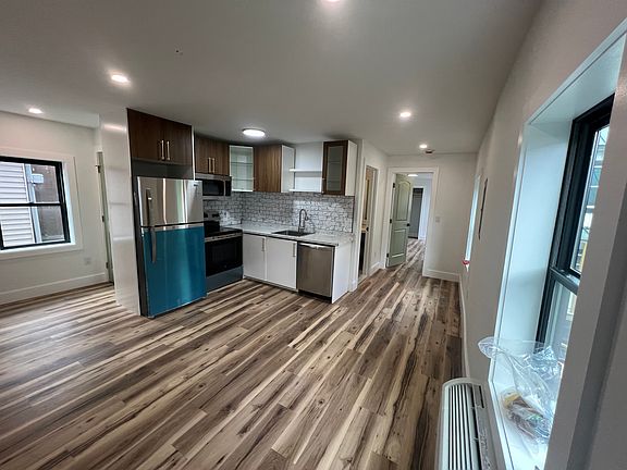 2nd image of 26 W Bridge St #6
