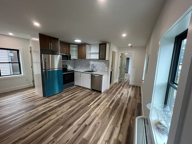 26 W Bridge St #6 — Photo 2