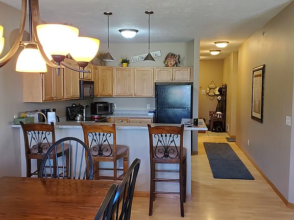2nd image of 213 S Okoboji Grove Rd #D101