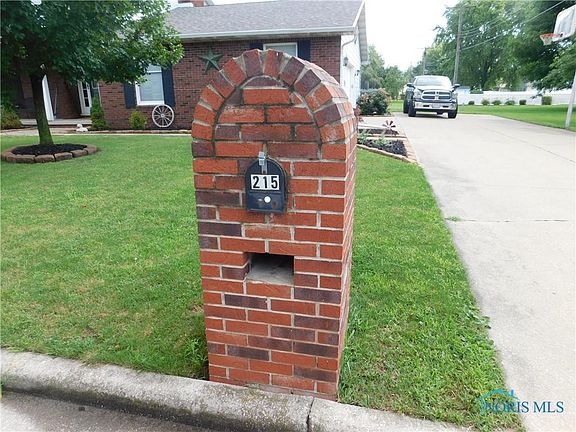 5th image of 215 W Riverview Dr