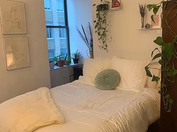 4th image of 99 John St APT 811