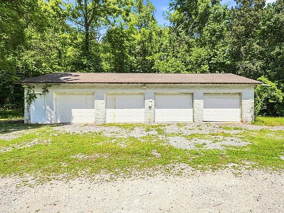 5th image of 158 Hidden Hollow Rd
