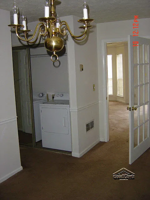 2 bed, 2.5 bath, 1300 sqft, $1,200 — Photo 2