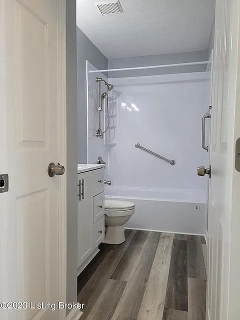 3 bed, 2000 sqft, $2,350 — Photo 4