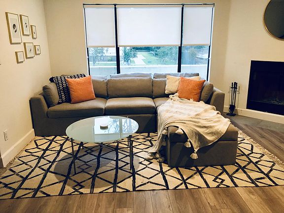3rd image of 592 N Mar Vista Ave APT 6