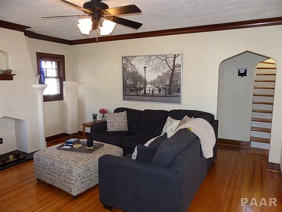3rd image of 1040 E Melbourne Ave