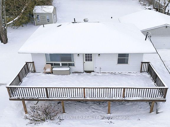 3rd image of 17 Lawrence St S