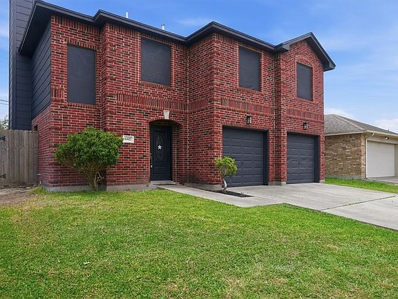 3rd image of 6817 Blue Skyway Dr