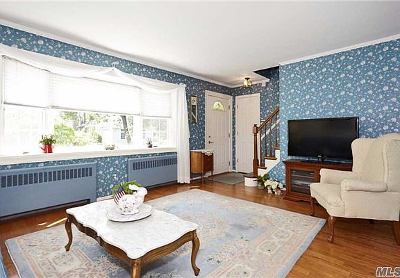 3rd image of 35 Radcliff Ave