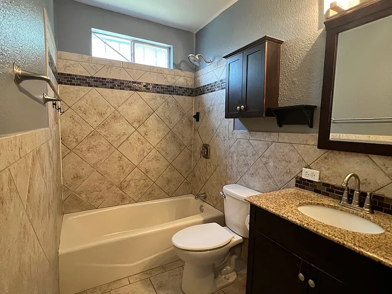 1114 Desirable Dr — Photo 27
