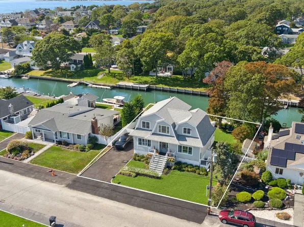 12 Marlin Road, East Quogue, NY 11942