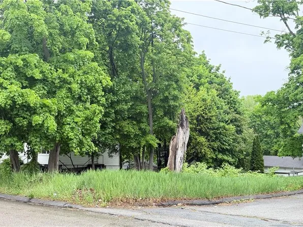 50 Hedley Ave, Johnston, RI 02919