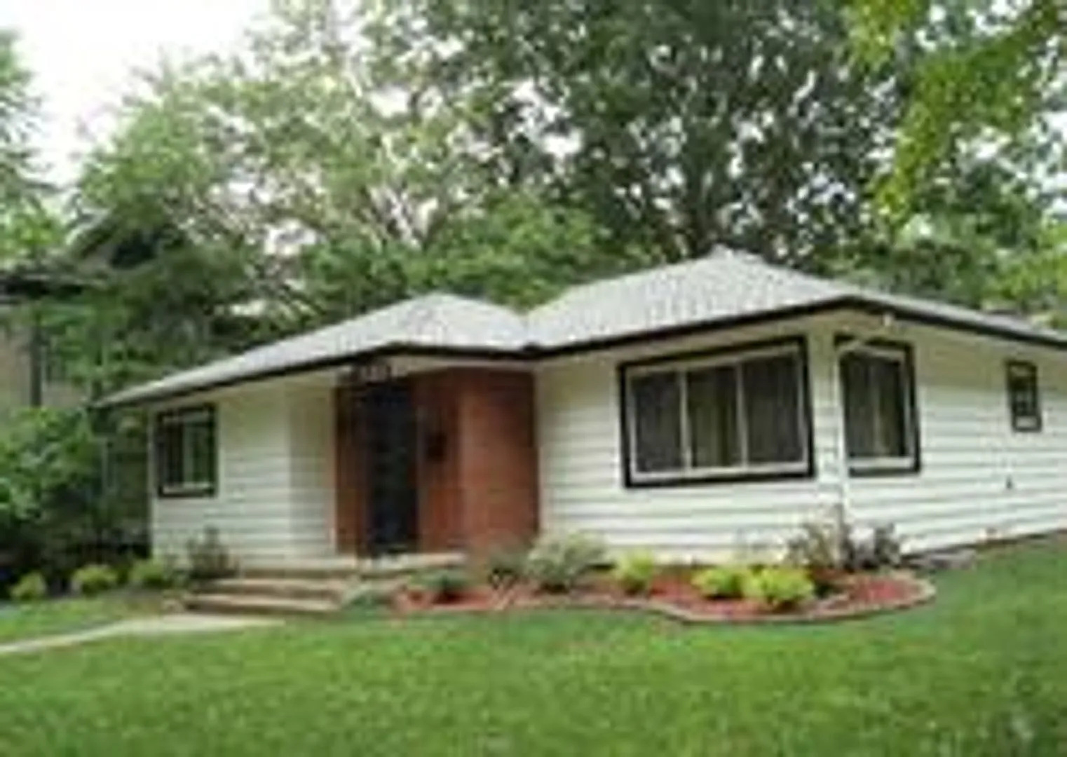 408 W High St photo 1