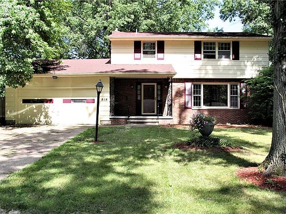2nd image of 818 Red Hill Dr
