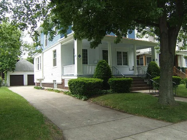 48 Mason St