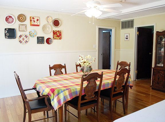 4th image of 565 Coachway Ln