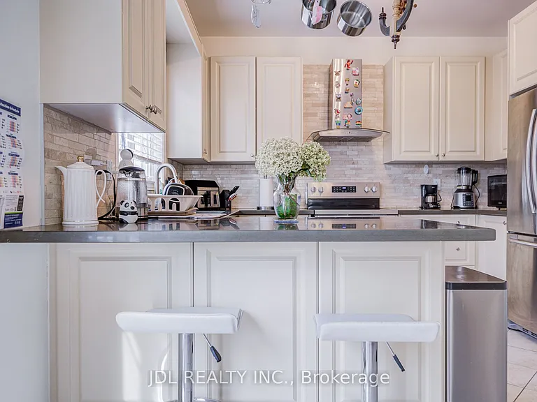1139 Cenotaph Blvd — Photo 16