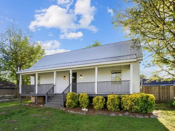 302 Jordan St, Tunnel Hill, GA 30755