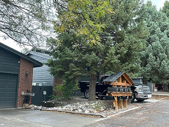 3rd image of 3539 Briarwood Blvd #5