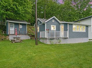 2655 W Selkirk Lake Dr, Shelbyville, MI 49344