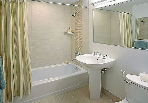 4th image of 200 W 67th St APT 10G