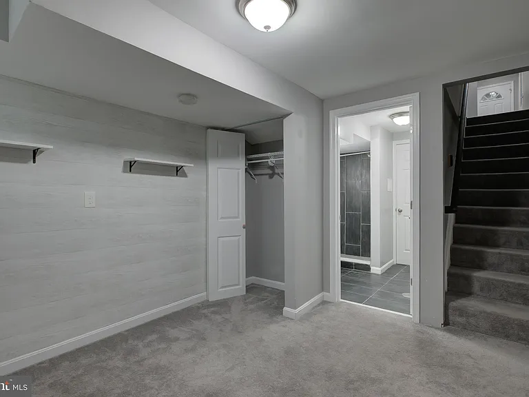 16 N Bradford St — Photo 33